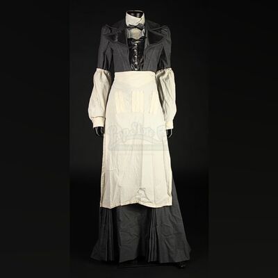 Janina Kleiberson (Neve McIntosh) Costume