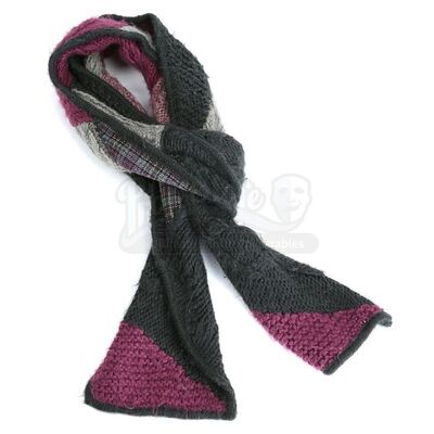 TWILIGHT (2008) - Bella Swan's Baseball Scarf