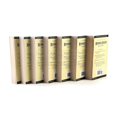 THE TWILIGHT SAGA: NEW MOON (2009) - Forks High School Romeo and Juliet Books