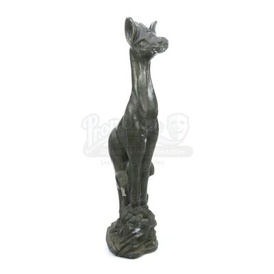 THE TWILIGHT SAGA: NEW MOON (2009) - Volturi Giraffe Statue
