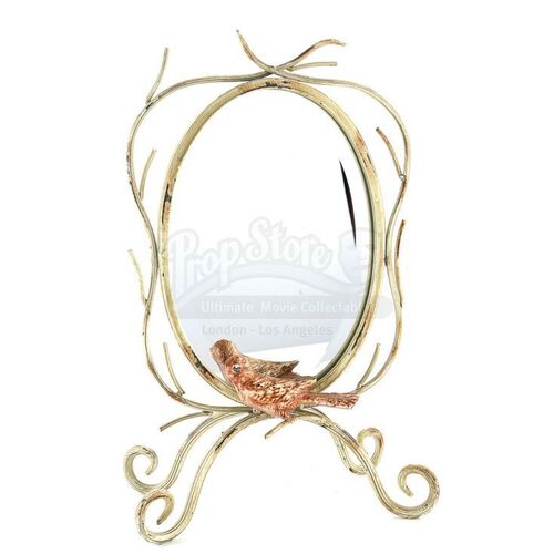 THE TWILIGHT SAGA: ECLIPSE (2010) - Bella Swan's Bedroom Mirror