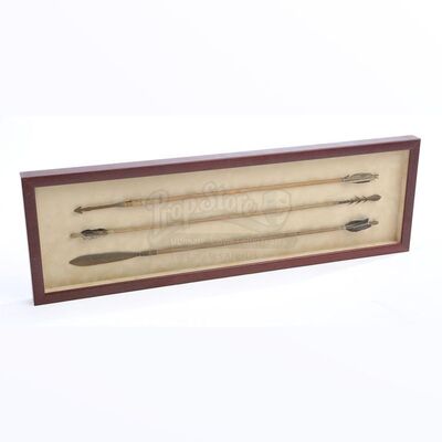 THE TWILIGHT SAGA: ECLIPSE (2010) - Cullen House Arrow Framed Art