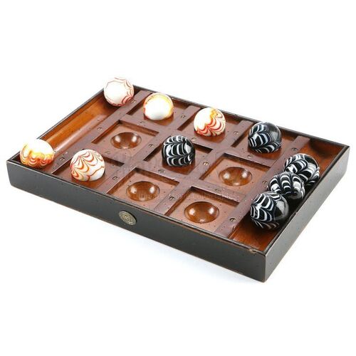 THE TWILIGHT SAGA: ECLIPSE (2010) - Cullen House Marble Game