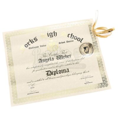 THE TWILIGHT SAGA: ECLIPSE (2010) - Angela Weber's High School Diploma