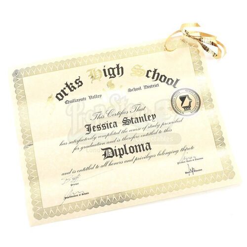 THE TWILIGHT SAGA: ECLIPSE (2010) - Jessica Stanley's High School Diploma