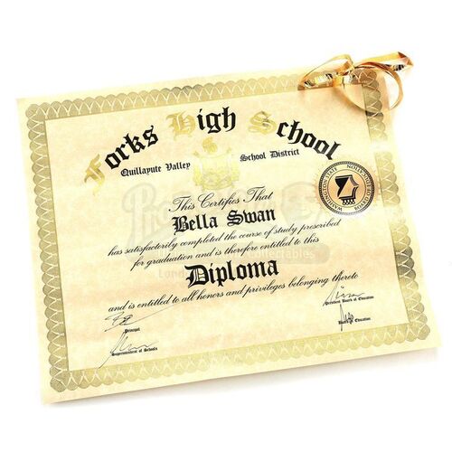 THE TWILIGHT SAGA: ECLIPSE (2010) - Bella Swan's High School Diploma