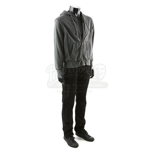 THE TWILIGHT SAGA: ECLIPSE (2010) - Edward Cullen's Lawn Fight Costume