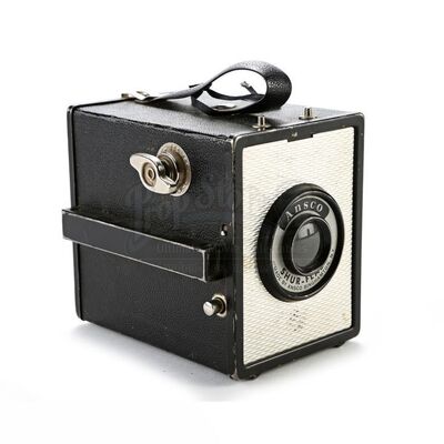 THE TWILIGHT SAGA: ECLIPSE (2010) - Edward Cullen's Antique Box Camera