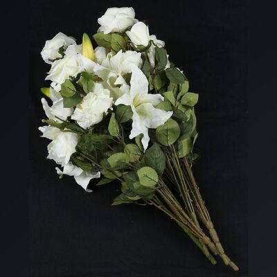 THE TWILIGHT SAGA: BREAKING DAWN PART 1 (2011) - Bella Swan's Nightmare Wedding Flowers