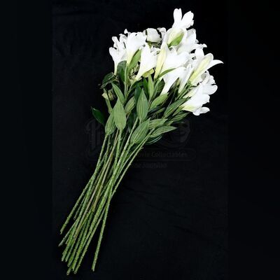 THE TWILIGHT SAGA: BREAKING DAWN PART 1 (2011) - Bella Swan's Long Nightmare Wedding Flowers