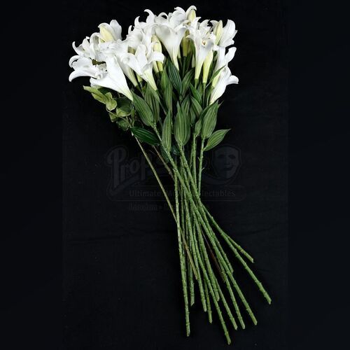 THE TWILIGHT SAGA: BREAKING DAWN PART 1 (2011) - Bella Swan's Long Nightmare Wedding Flowers