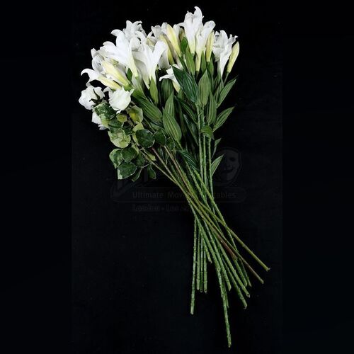 THE TWILIGHT SAGA: BREAKING DAWN PART 1 (2011) - Bella Swan's Long Nightmare Wedding Flowers