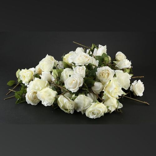THE TWILIGHT SAGA: BREAKING DAWN PART 1 (2011) - Bella Swan's Long Nightmare Wedding Roses