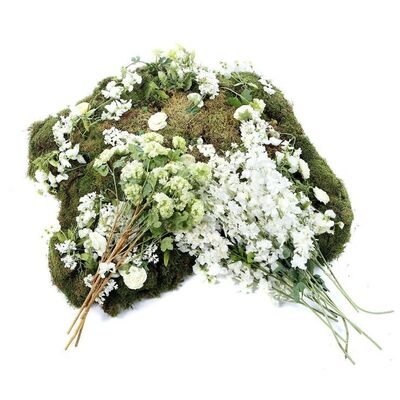 THE TWILIGHT SAGA: BREAKING DAWN PART 1 (2011) - Wedding Table Moss and Flower Display