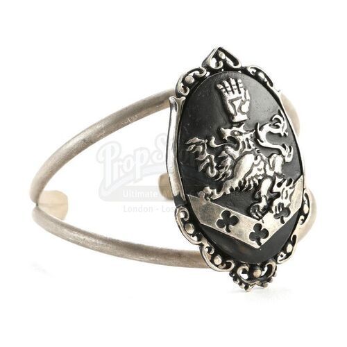 THE TWILIGHT SAGA: BREAKING DAWN PART 1 (2011) - Esme Cullen's Crest Cuff
