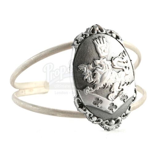 THE TWILIGHT SAGA: BREAKING DAWN PART 1 (2011) - Esme Cullen's Stunt Cuff