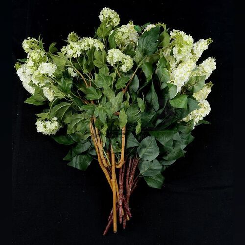 THE TWILIGHT SAGA: BREAKING DAWN PART 1 (2011) - Bella Swan's Wedding Flowers
