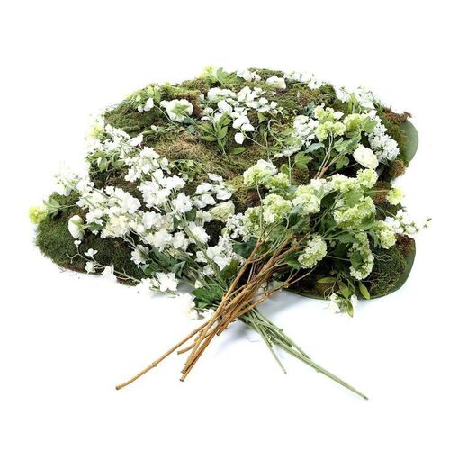 THE TWILIGHT SAGA: BREAKING DAWN PART 1 (2011) - Wedding Table Moss and Flower Display