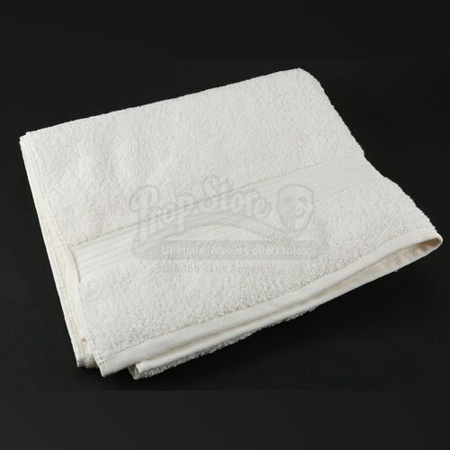 THE TWILIGHT SAGA: BREAKING DAWN PART 1 (2011) - Bella Swan's White Towel