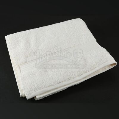 THE TWILIGHT SAGA: BREAKING DAWN PART 1 (2011) - Bella Swan's White Towel