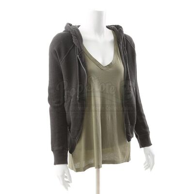 THE TWILIGHT SAGA: BREAKING DAWN PART 1 (2011) - Bella Cullen's Nap Shirt and Hoodie