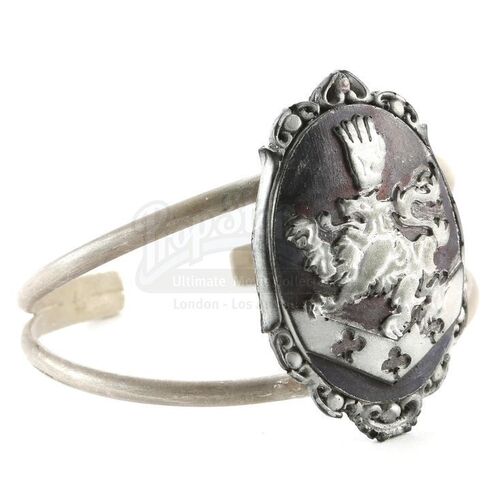 THE TWILIGHT SAGA: BREAKING DAWN PART 1 (2011) - Esme Cullen's Stunt Cuff