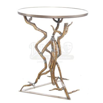 THE TWILIGHT SAGA: BREAKING DAWN PART 2 (2012) - Cottage Small Living Room Table
