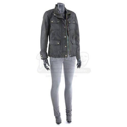 THE TWILIGHT SAGA: BREAKING DAWN PART 2 (2012) - Bella Cullen's Stunt Snow Costume