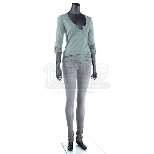 THE TWILIGHT SAGA: BREAKING DAWN PART 2 (2012) - Bella Cullen's Stunt Snow Costume