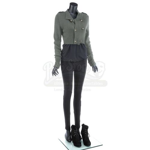 THE TWILIGHT SAGA: BREAKING DAWN PART 2 (2012) - Bella Cullen's Stunt Romanian Encounter Costume