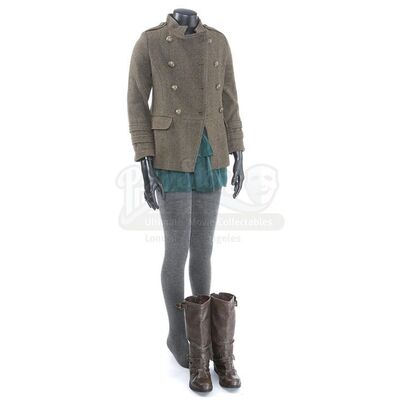 THE TWILIGHT SAGA: BREAKING DAWN PART 2 (2012) - Renesmee's Visit With Charlie Costume