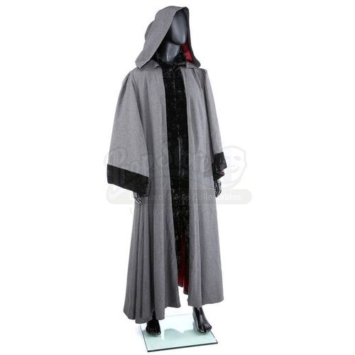THE TWILIGHT SAGA: BREAKING DAWN PART 2 (2012) - Background Volturi Cloak