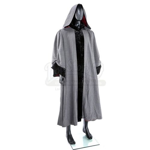THE TWILIGHT SAGA: BREAKING DAWN PART 2 (2012) - Background Volturi Cloak