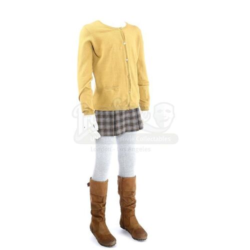 THE TWILIGHT SAGA: BREAKING DAWN PART 2 (2012) - Renesmee Cullen's Exterior Cullen Home Costume