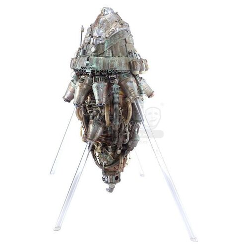 Lot # 75: THE FIFTH ELEMENT (1997) - Mondoshawan Ship Art Department Maquette