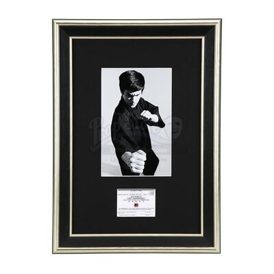 Lot # 555: BRUCE LEE - Jun Fan Gung Fu Membership Card Display