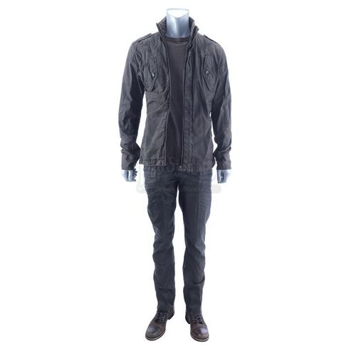 Lot # 1303: TOTAL RECALL (2012) - Douglas Quaid's (Colin Farrell) Costume