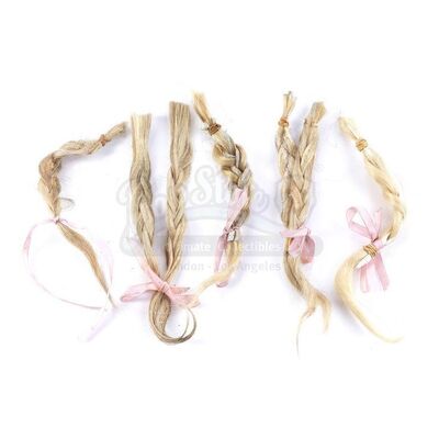 Lot # 1342: WHAT LIES BENEATH (2000) - Madison Elizabeth Frank's (Amber Valletta) Hair Locks