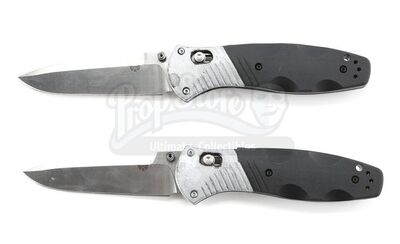 Lot # 225: The Gifted - Pair of Polaris' Hero Knives