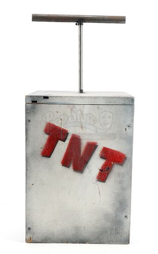 Lot # 56: Episode "Viewers' Special" (2007, E84): TNT Box