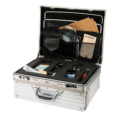 Lot #522 - CSI: CRIME SCENE INVESTIGATION (T.V. SERIES, 2000 - 2015) - Gil Grissom's (William Petersen) Forensics Case and Equipment