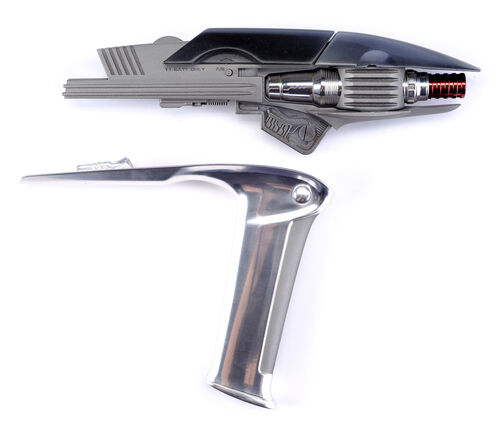 Lot #314 - STAR TREK INTO DARKNESS (2013) - Hero Magnetized Light-up Multi-component Phaser