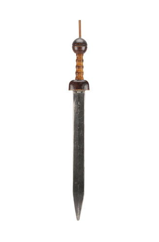 Lot #140 - GLADIATOR (2000) - SFX Bloodletting Roman Infantry Sword