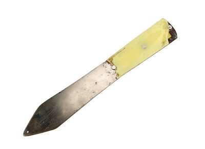 Lot #197 - THUNDERBALL (1965) - Colonel Jacques Bouvar's (Bob Simmons) Throwing Knife