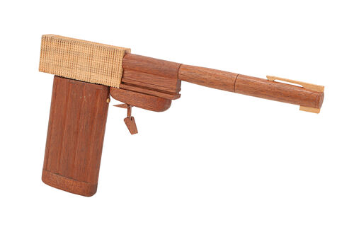 Lot #200 - JAMES BOND: THE MAN WITH THE GOLDEN GUN (1974) - Colibri-made Wooden Golden Gun Master Model