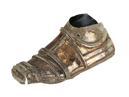 Lot #323 - STAR WARS: A NEW HOPE (1977) - C-3PO (Anthony Daniels) Foot Cover
