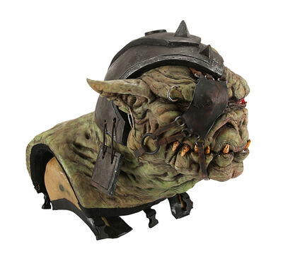 Lot #550 - DUNGEONS & DRAGONS (2000) - Orc Mask