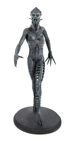 Lot #870 - SPECIES (1995) - Sil (Natasha Henstridge) Alien-form Maquette