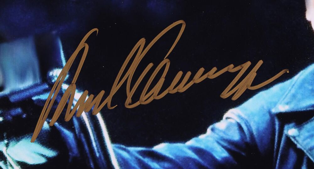 Lot #539 - TERMINATOR 2: JUDGMENT DAY (1991) - Arnold Schwarzenegger ...