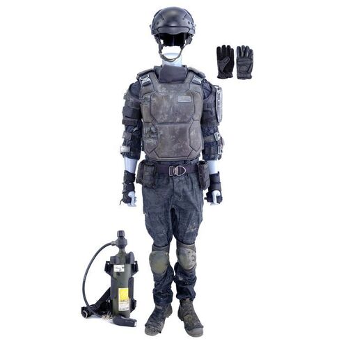 Lot # 90: Male Future War Commander Costume